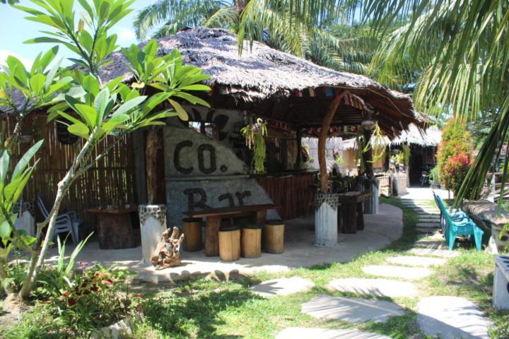 Eco Trekking Lodge, Bar & Jungle Tour'S Bukit Lawang Esterno foto