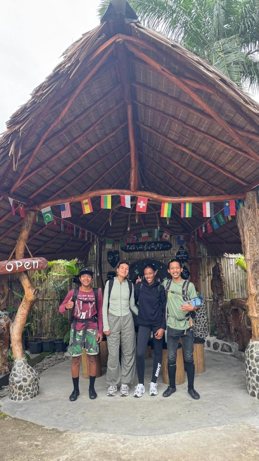 Eco Trekking Lodge, Bar & Jungle Tour'S Bukit Lawang Esterno foto