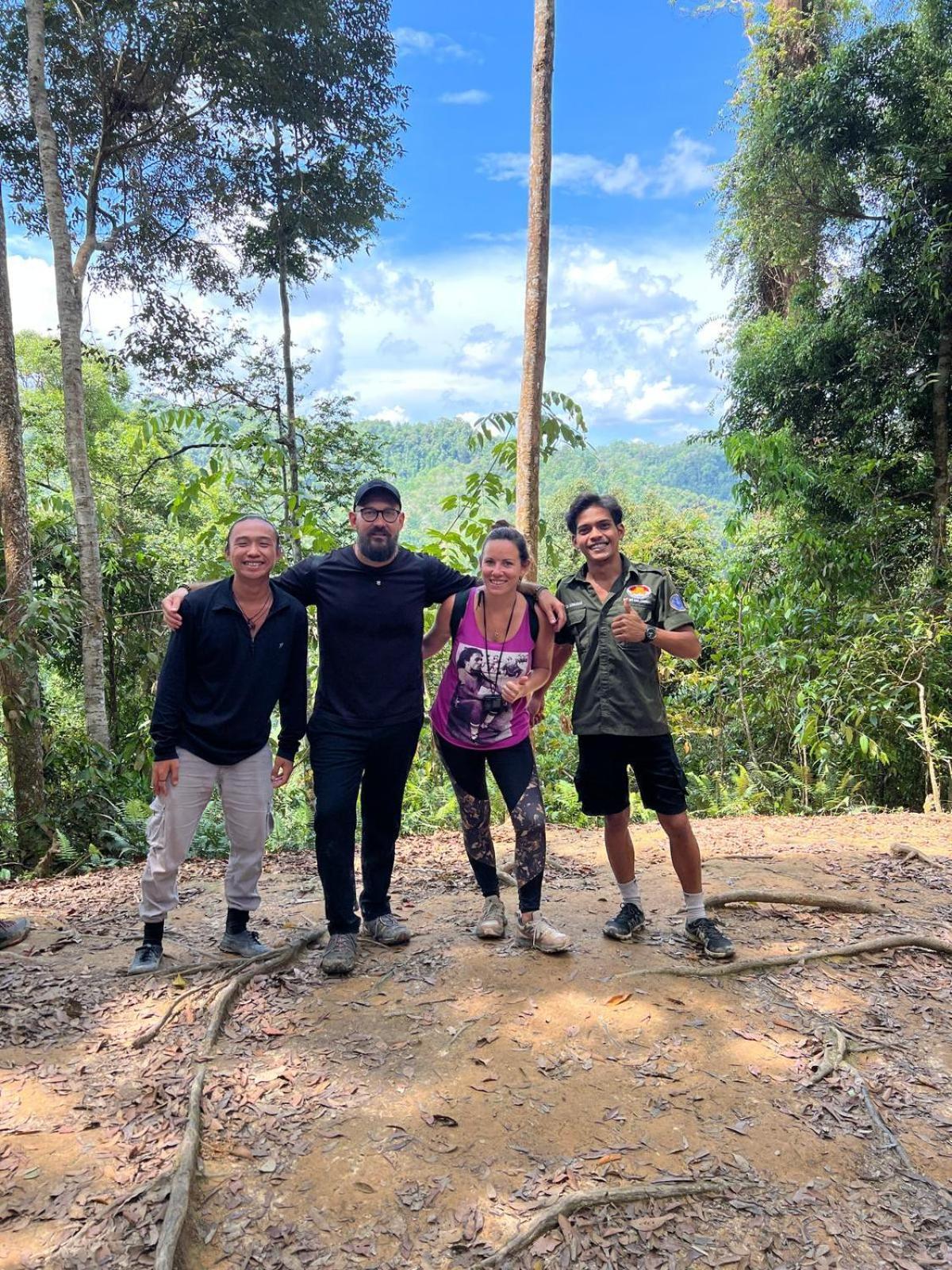 Eco Trekking Lodge, Bar & Jungle Tour'S Bukit Lawang Esterno foto